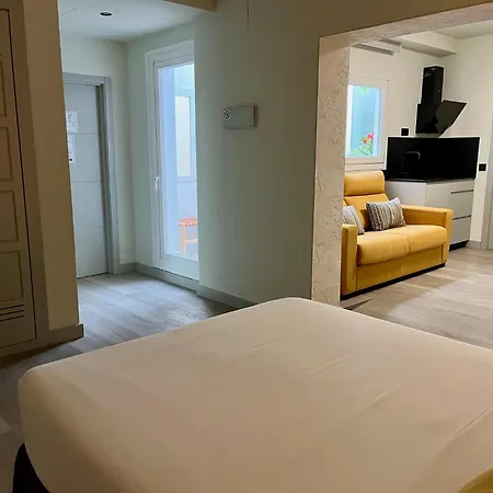 מלון Atarazanas Boutique 3*
